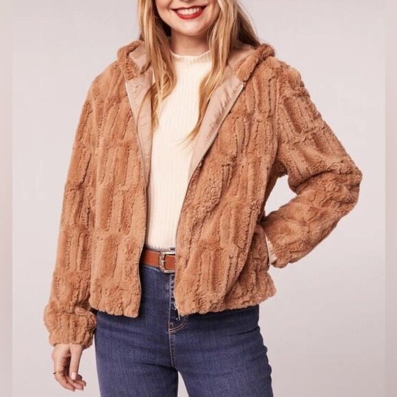 🧸NWT Band of the Free Caramel Faux Fur jacket Size Small - 1-2 DAY QUICK SHIP - Picture 1 of 7